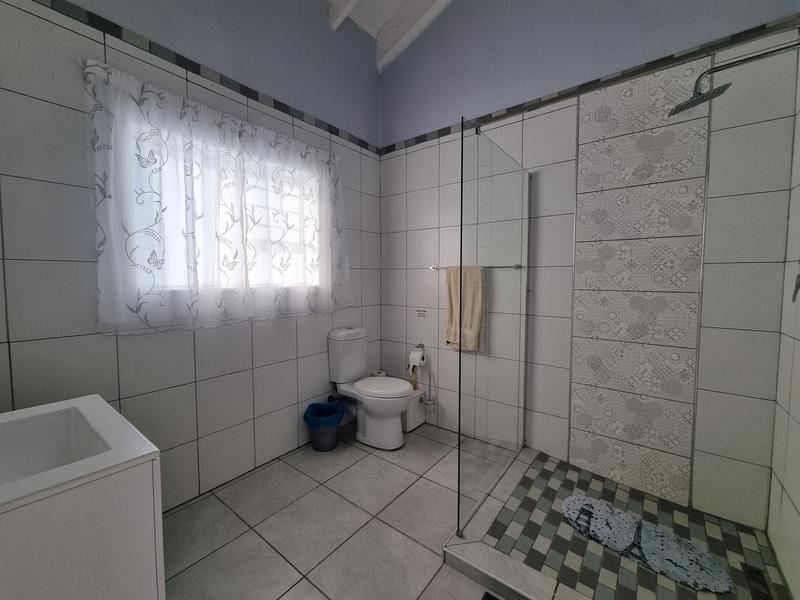 4 Bedroom Property for Sale in Outeniqua Strand Western Cape